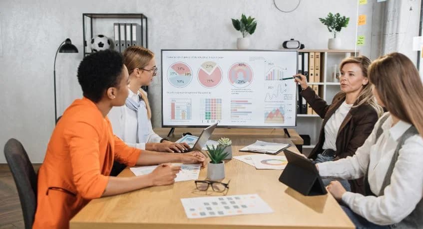 What is CRM Software? A Guide and Best 10 CRM Tools 2026