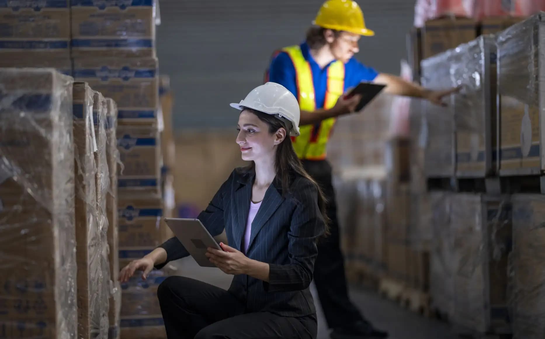 What is Warehouse Logistics? With Tips and Advantages