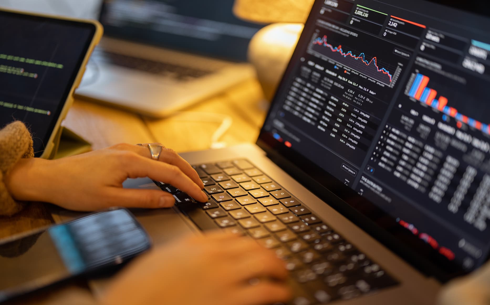 What is a Data Warehouse? Types and Benefits